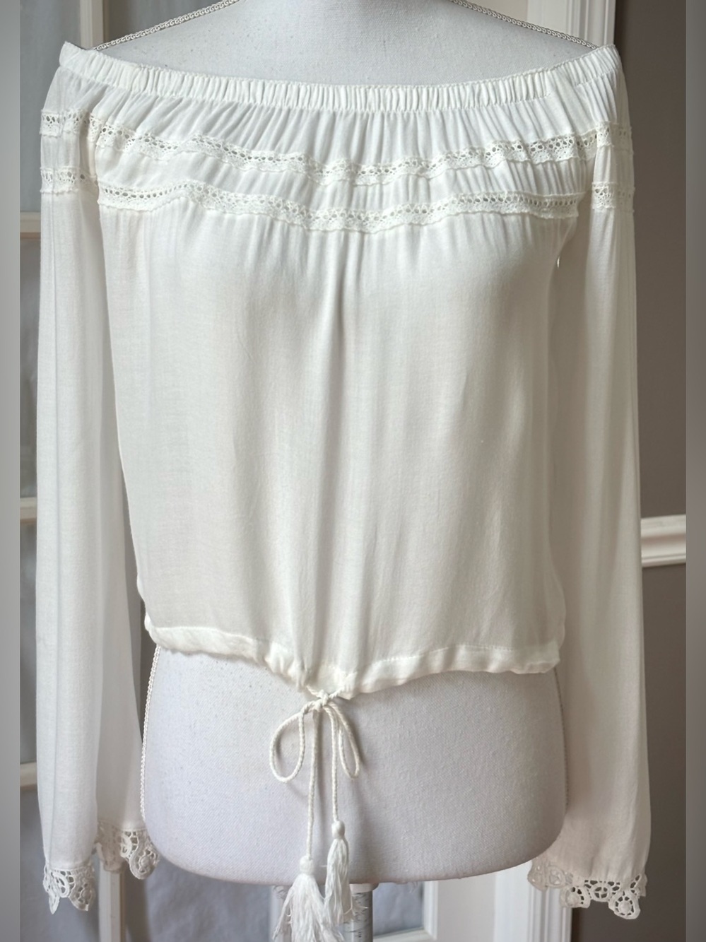 Sea Gypsies Ivory Off Shoulder Boho Peasant Top Lace Tassel Size S